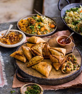 Potato and pea samosas