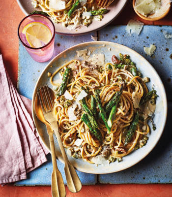 Asparagus and porcini spaghetti