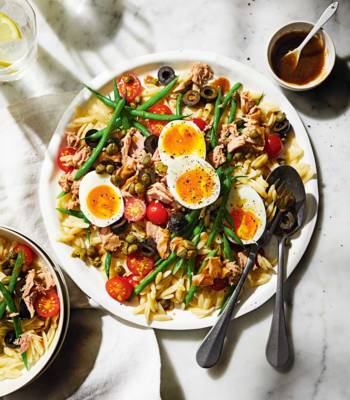Tuna niçoise orzo