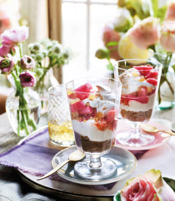 Rhubarb cranachan