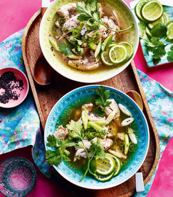 Black sesame chicken soup