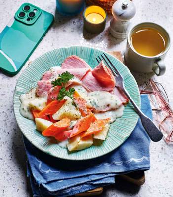Slow-cooker ham with parsley sauce and vegetables