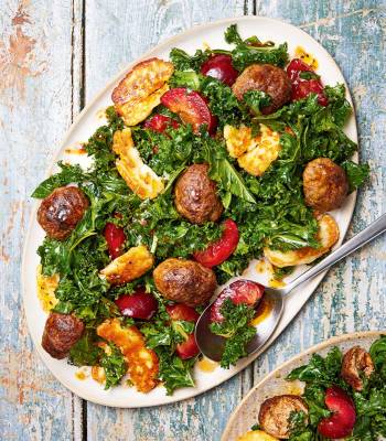 Grilled kofta, halloumi and plum salad