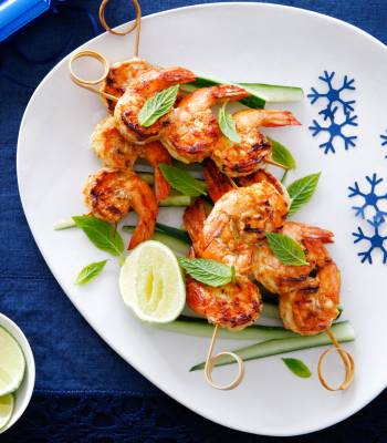 Tandoori prawn mini kebabs with lime yogurt dip