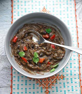 Frijoles negros (Cuban black beans)