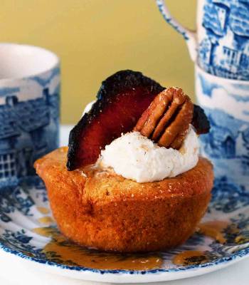 Bacon and maple syrup tea cakes