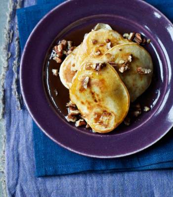 Banana pecan pancakes