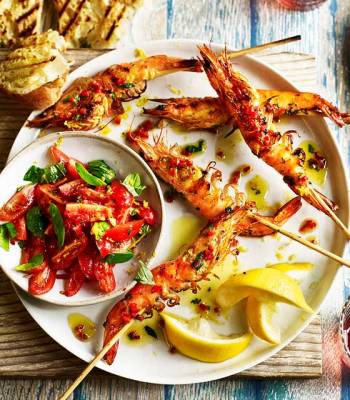 Lemony prawn skewers with tomato, chilli and oregano 