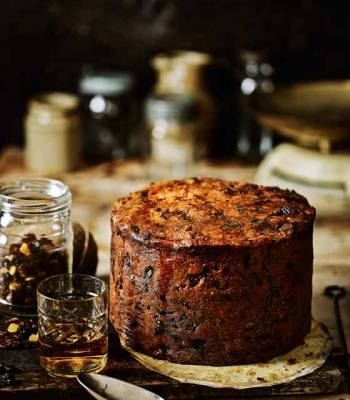 Fig, apricot and pistachio Christmas cake