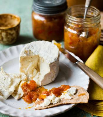 Spiced pumpkin and apple chutney