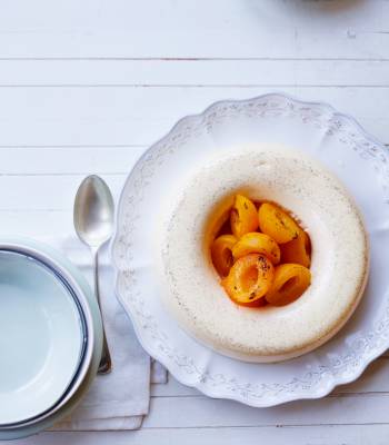 Vanilla baked cream with poached apricots