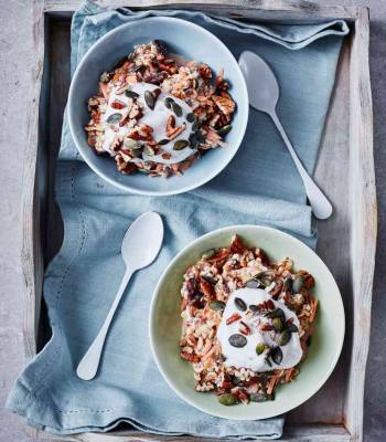 Carrot cake overnight oats