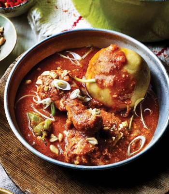 Groundnut soup with chicken