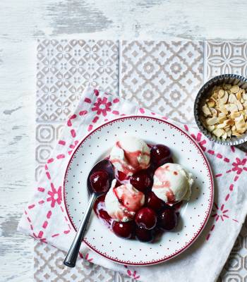 Cherries with bourbon and vanilla