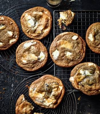 White chocolate and cranberry cookies