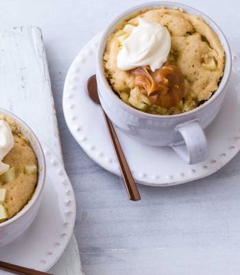 Apple mug cake
