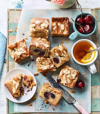 Cherry Bakewell blondies