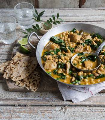 Sri Lankan chicken and chickpea curry