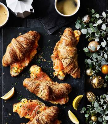 Smoked salmon and scramble croissants