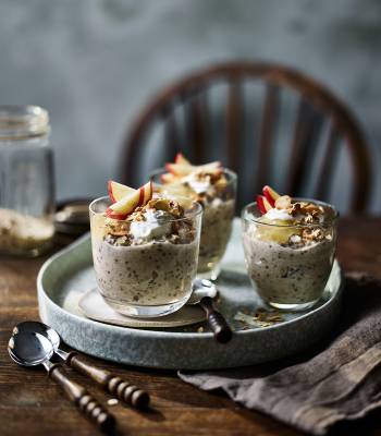 Apple crumble overnight oats