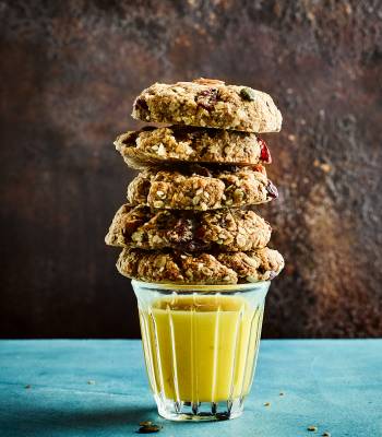 Granola breakfast cookies