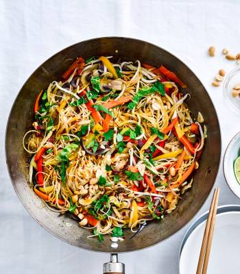 Spicy peanut noodles