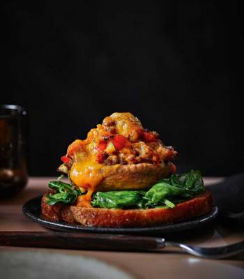 Philly cheesesteak-stuffed mushrooms