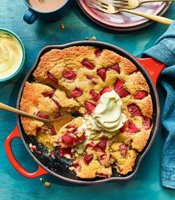 Strawberries and cream frying pan cookie 