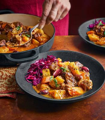 Lamb scouse with olives and red wine