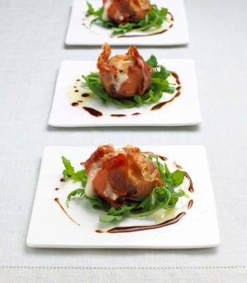 Roasted figs with Parma ham and goat's cheese
