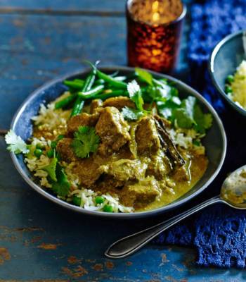 Coconut and cinnamon beef curry 