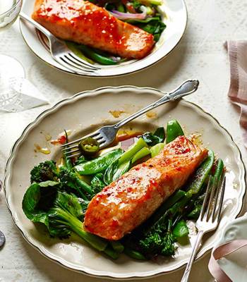 Sweet chilli salmon parcels