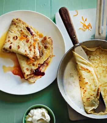 Cranberry crêpes suzettes
