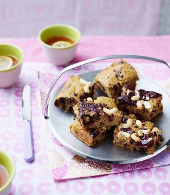 Cashew and chocolate chip squares 