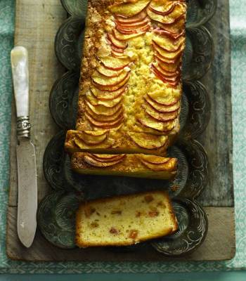 Nectarine and fennel seed loaf