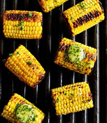 Mexican-spiced corn on the cob with garlic and herb butter
