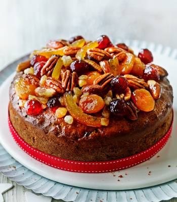 Christmas fruit cake with ginger