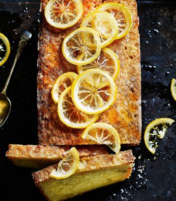 Double lemon drizzle cake