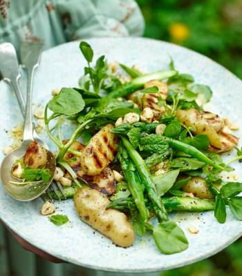 Griddled new potatoes with asparagus and hazelnuts