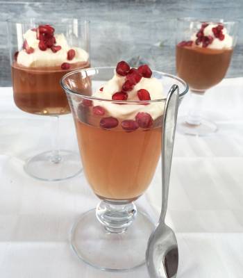 Prosecco jellies with pomegranate