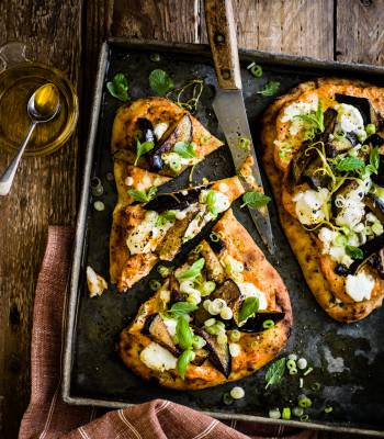 Naan ‘pizza’