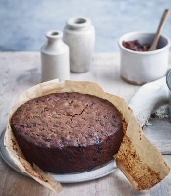 Mulled wine Christmas cake