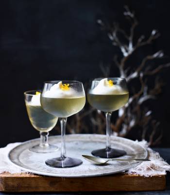 Muscat jellies with spiced cream