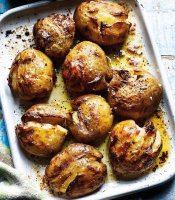 Crispy squashed potatoes