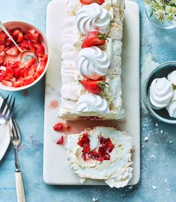 Eton mess roulade