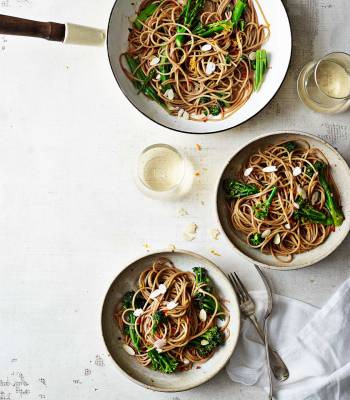 Broccoli, orange and almond spaghetti