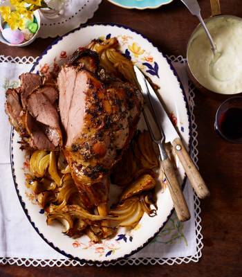 Slow roast leg of lamb with fennel 