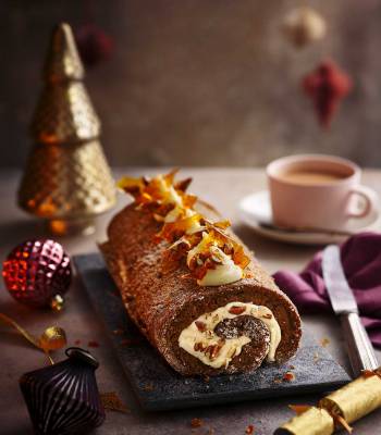 Gingerbread pecan Swiss roll