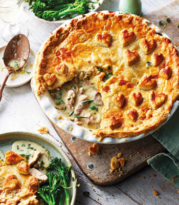 Herby spring chicken pie