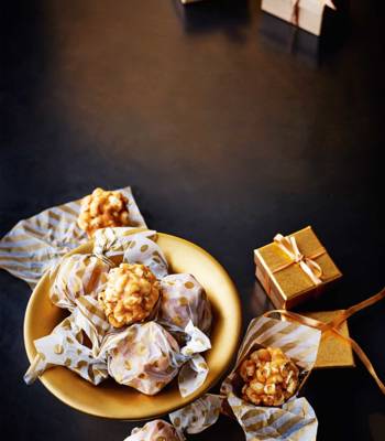 Peanut-popcorn bonbons